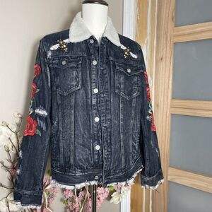 Denim House Distressed Embroidered Jean Jacket Mens XL Tiger Rose Bee Legends